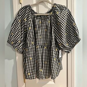 Beautiful gingham top from Old Navy. Size XL. New with tags.